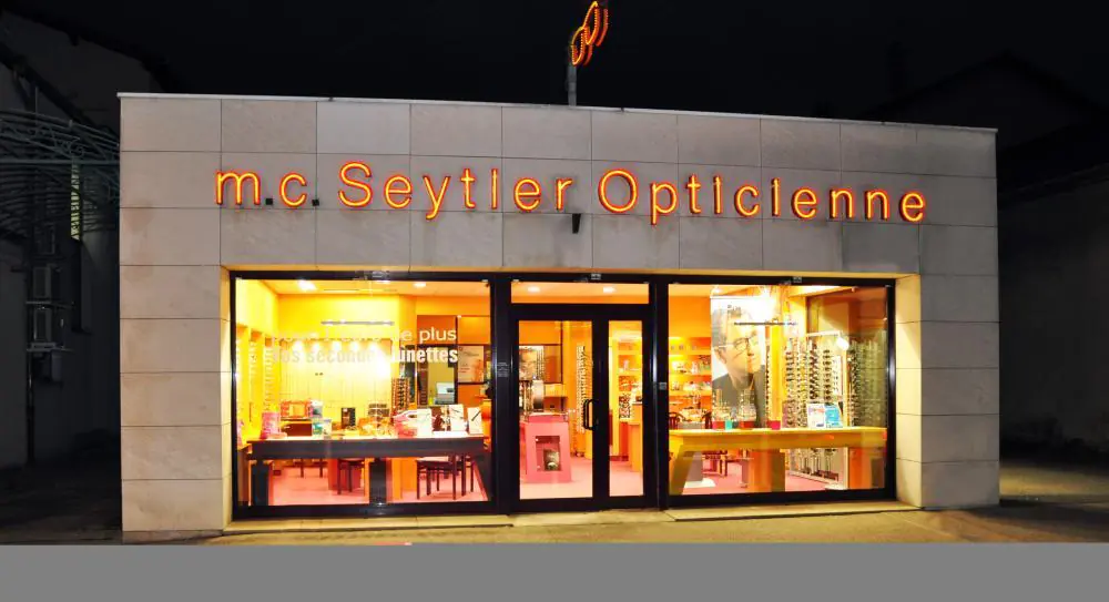 Une photo de la boutique Potique Seytier en 2001